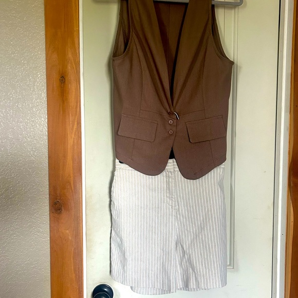 Vest - Picture 4 of 7